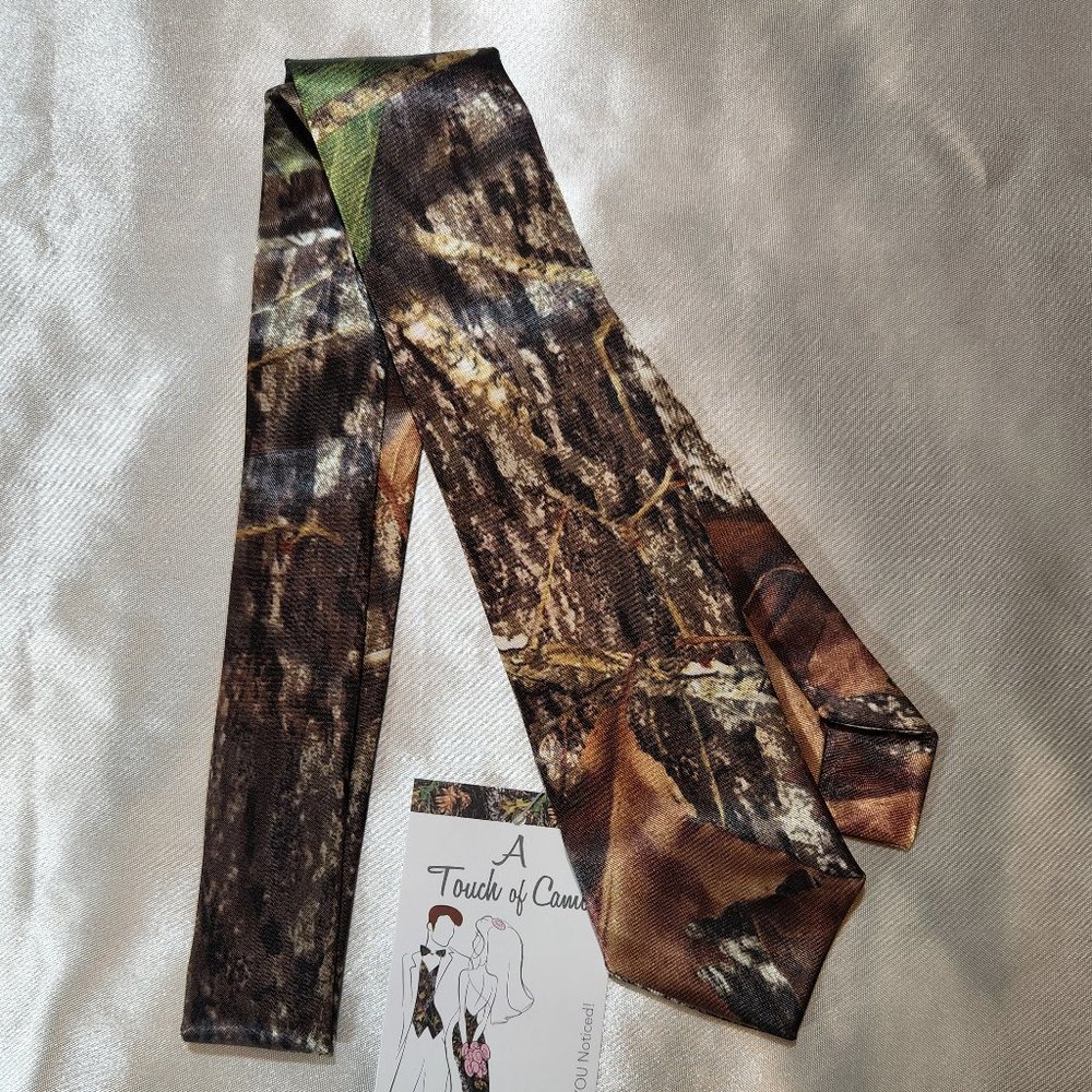 Child/Youth Long Tie in Mossy Oak (2-4 years)